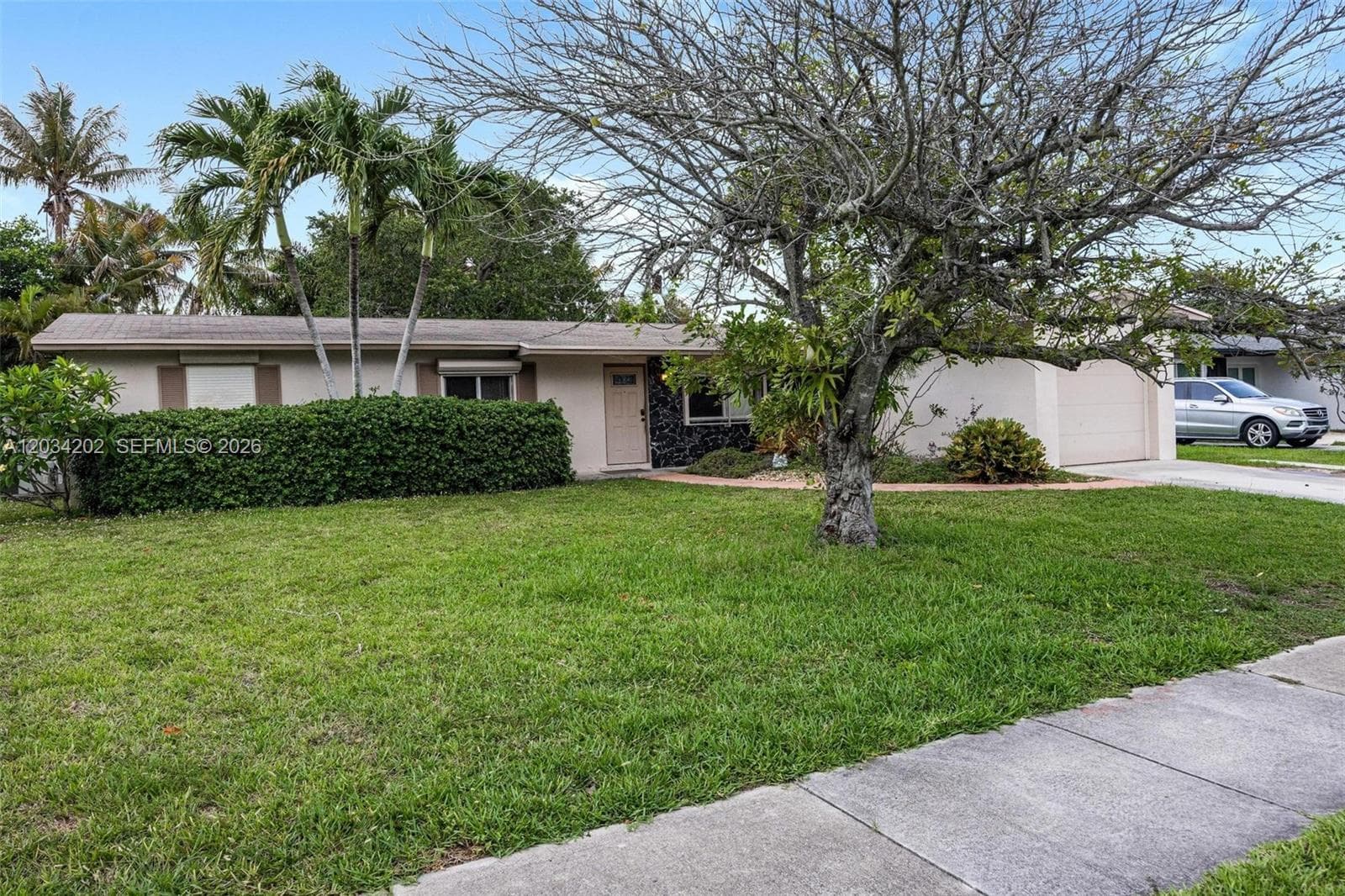 8771 SW 200th Ter, Cutler Bay FL 33189 photo 2