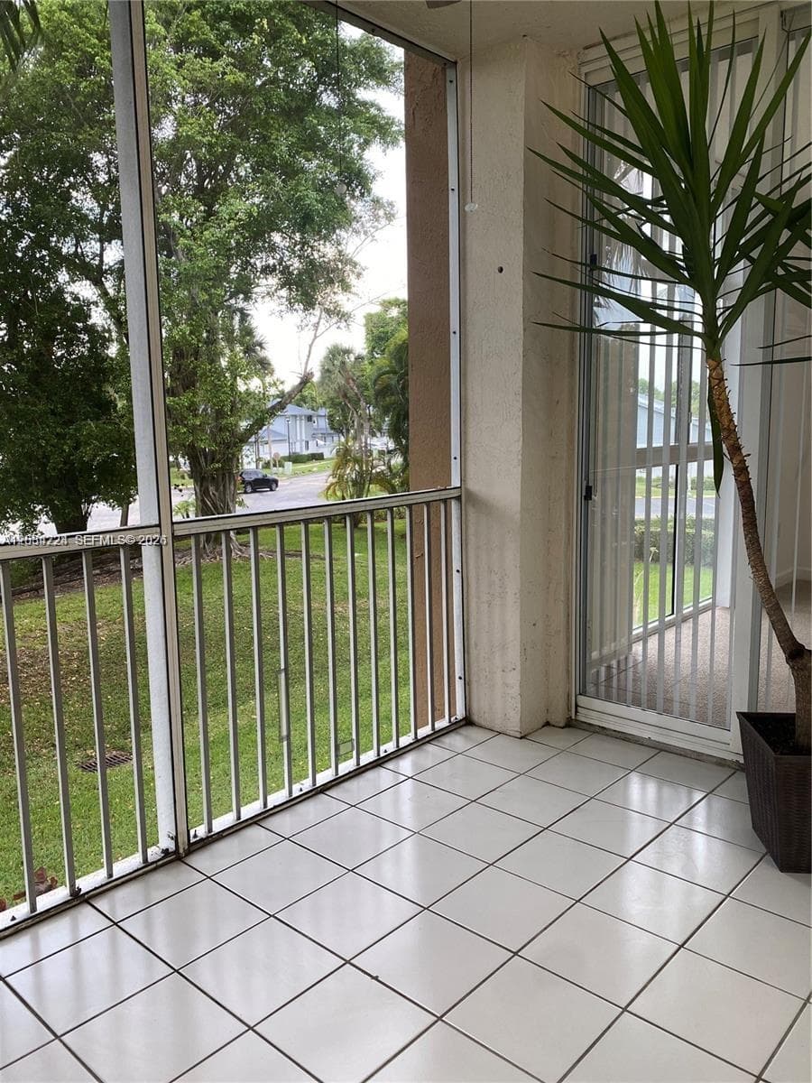 9805 NW 52nd St # 207, Doral FL 33178 photo 4