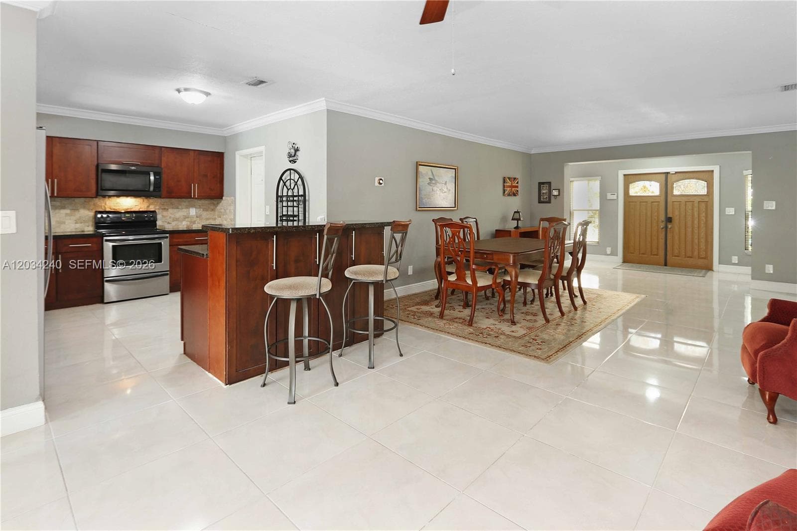 1324 Washington St, Hollywood FL 33019 photo 2