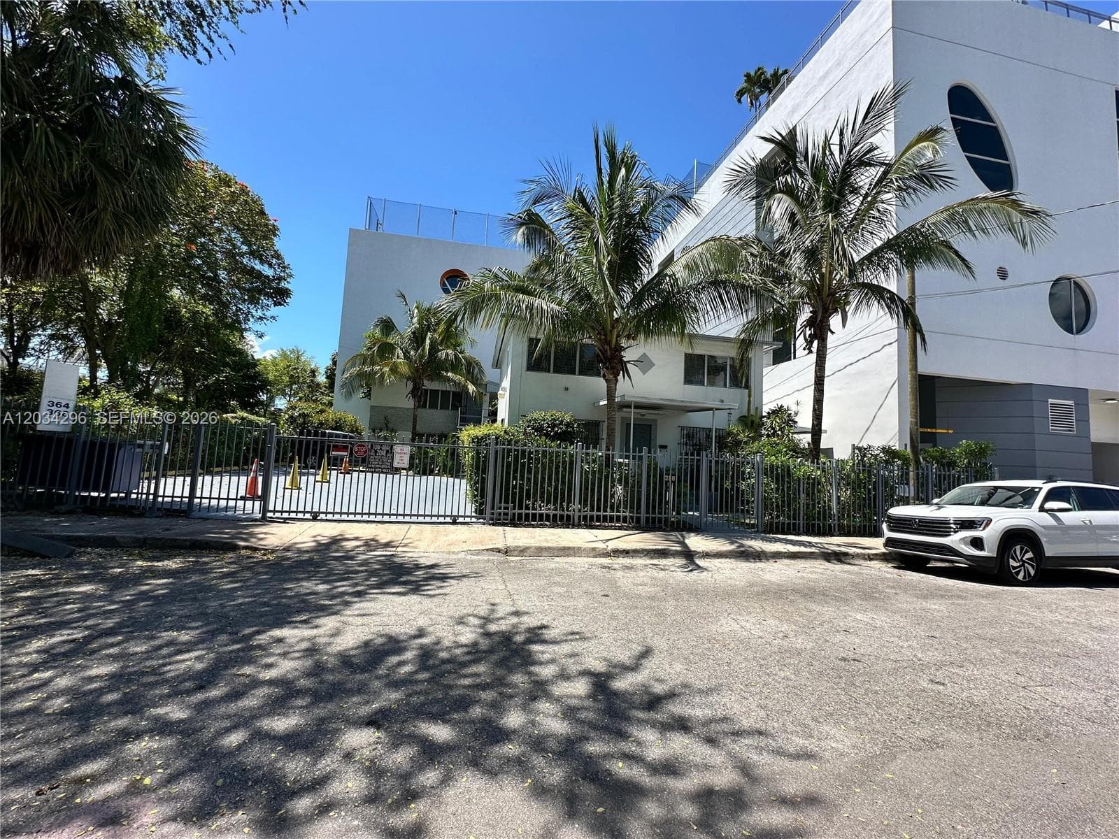 364 SW 11th St, Miami FL 33130 photo 2