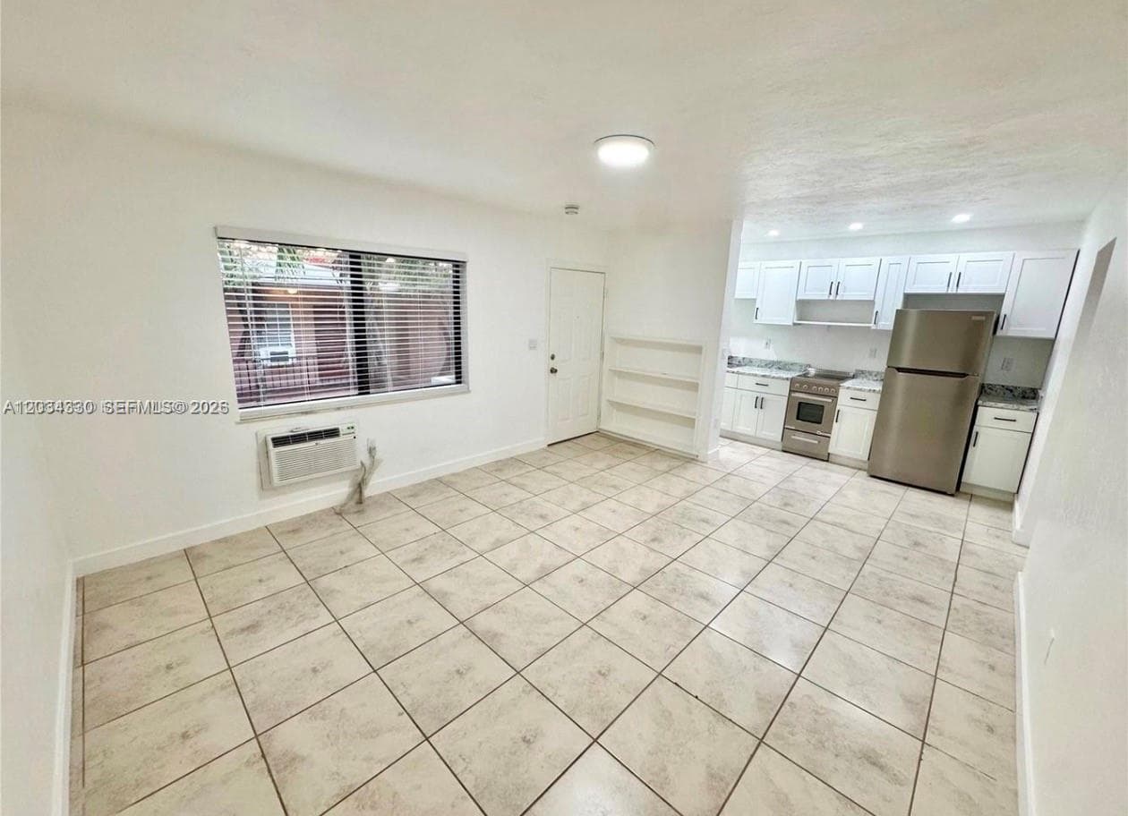 550 SW 10th St # 6, Miami FL 33130 photo 2