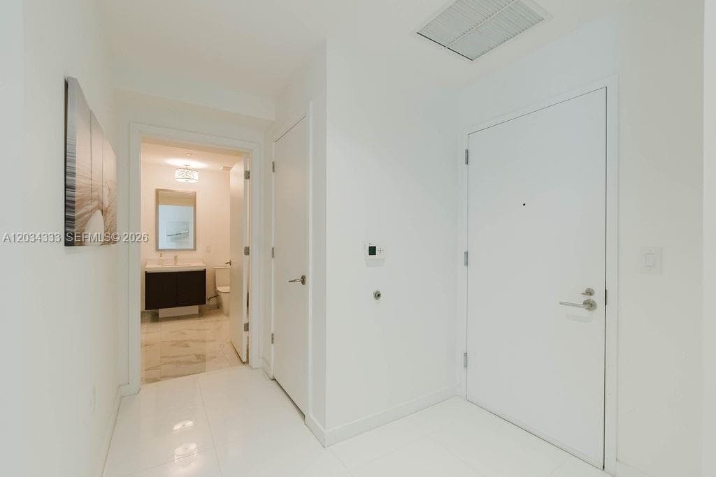 851 NE 1st Ave # 2303, Miami FL 33132 photo 4