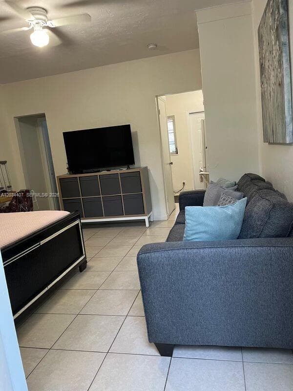 730 SW 10th St # 4, Miami FL 33130 photo 2