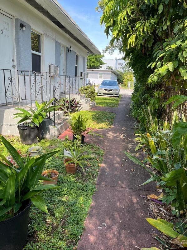 730 SW 10th St # 4, Miami FL 33130 photo 3