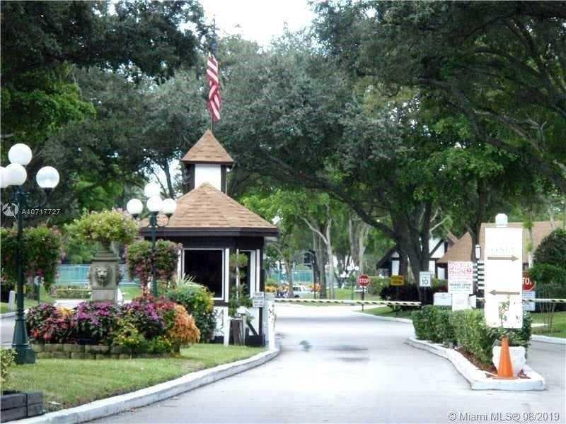 3670 Inverrary Drive # 3b, Lauderhill FL 33319 photo 4