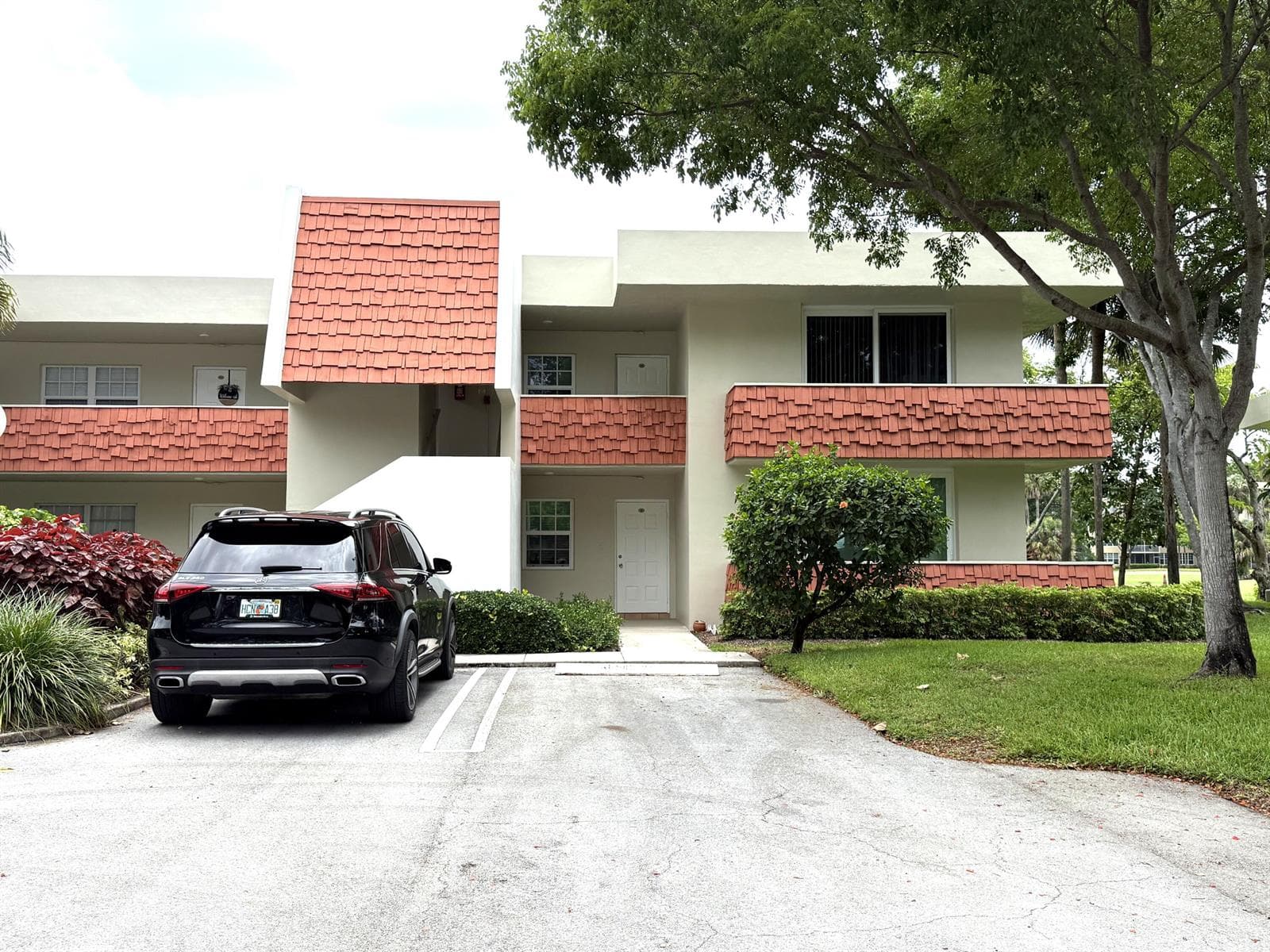 907 Cypress Terrace # 201, Pompano Beach FL 33069 photo 2