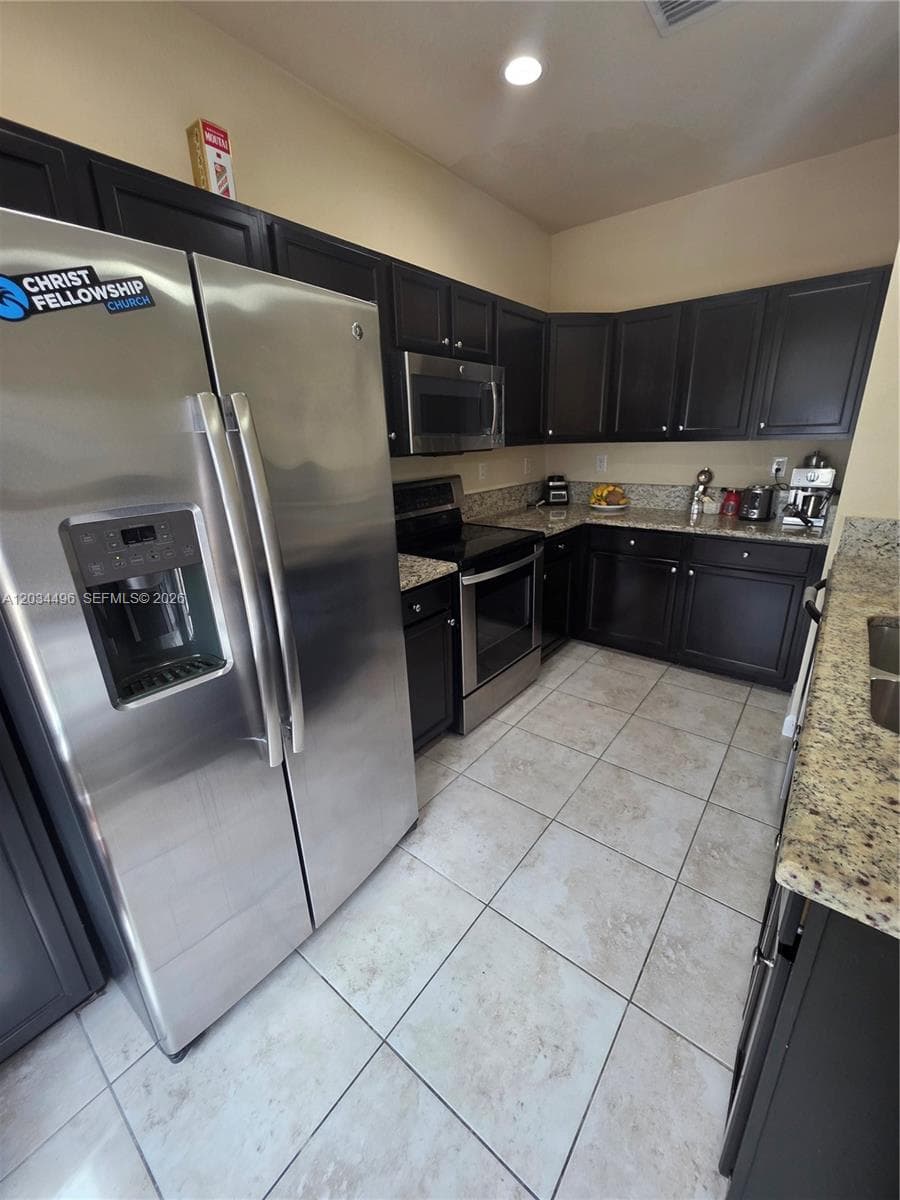 9424 SW 171st Pl, Miami FL 33196 photo 2