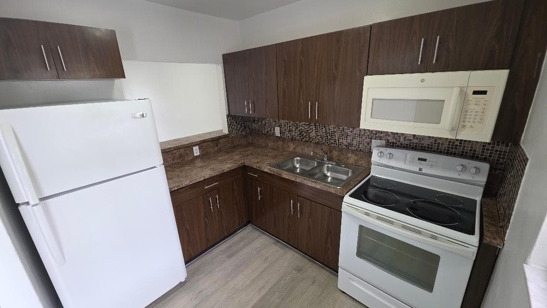 2250 NW 183rd Street # 1, Miami Gardens FL 33056 photo 2