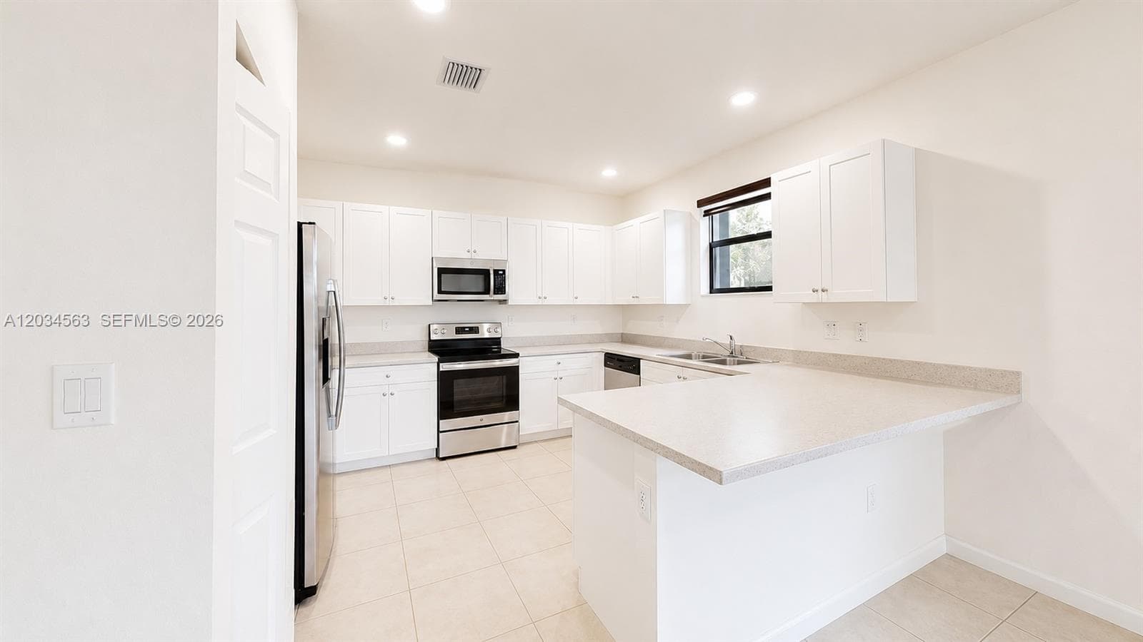 2434 NE 1st St # 2434, Homestead FL 33033 photo 2
