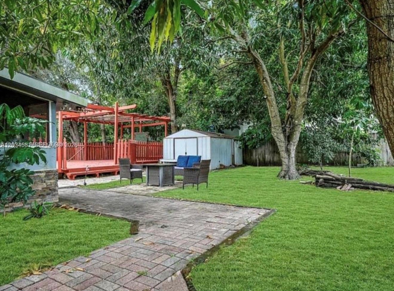 2735 Dewey St, Hollywood FL 33020 photo 3