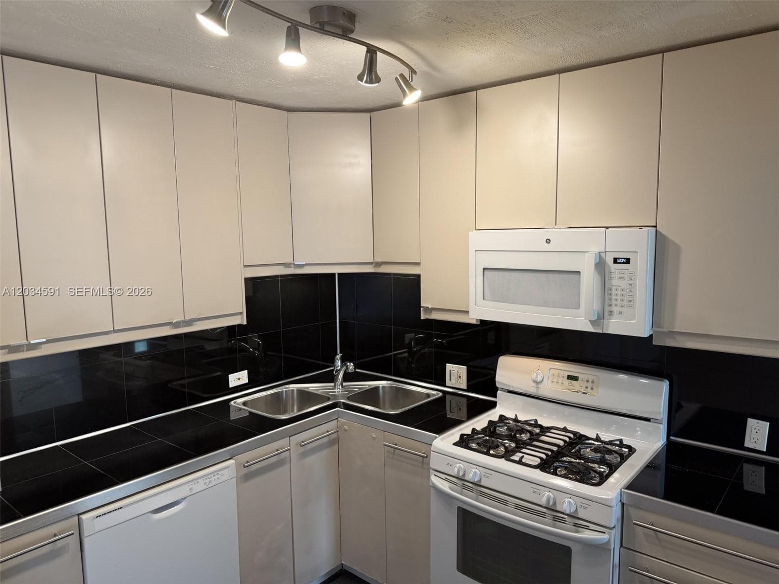 13120 SW 92nd Ave # 404, Miami FL 33176 photo 5