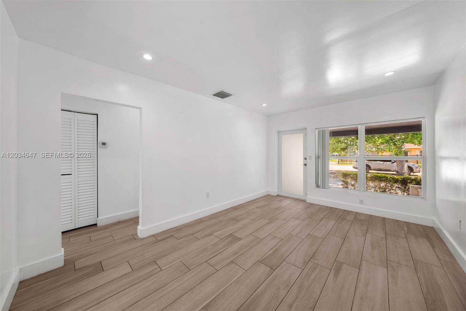 520 NW 104th St # 520, Miami, FL 33150 photo 2