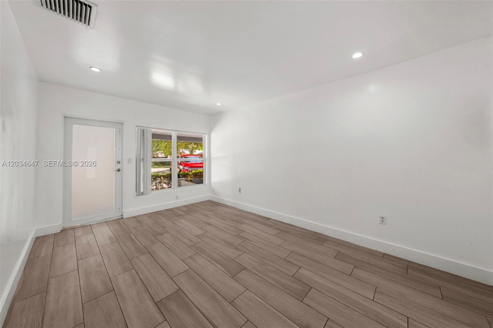 520 NW 104th St # 520, Miami, FL 33150 photo 3