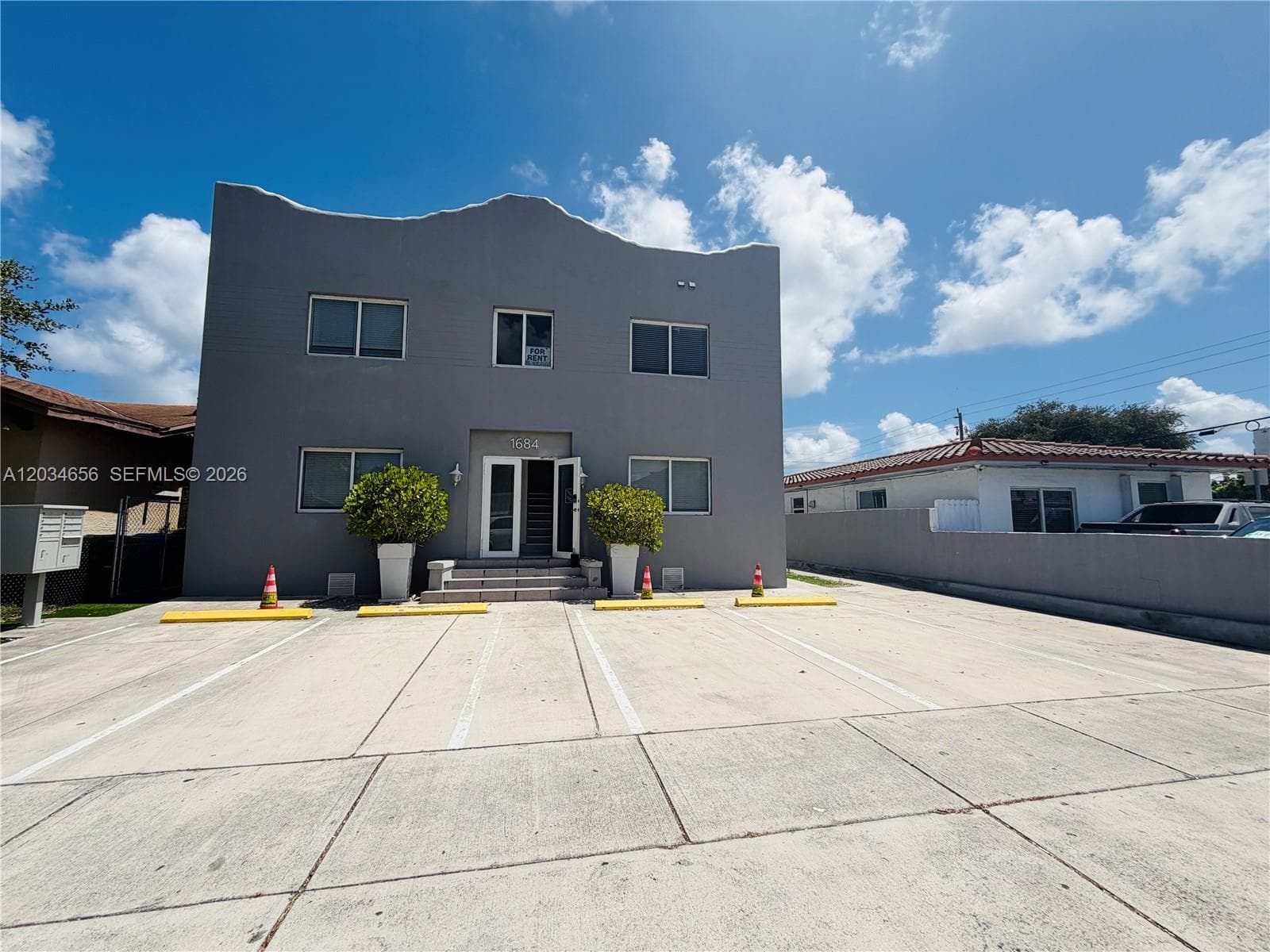 1684 SW 10th St, Miami FL 33135 photo 2