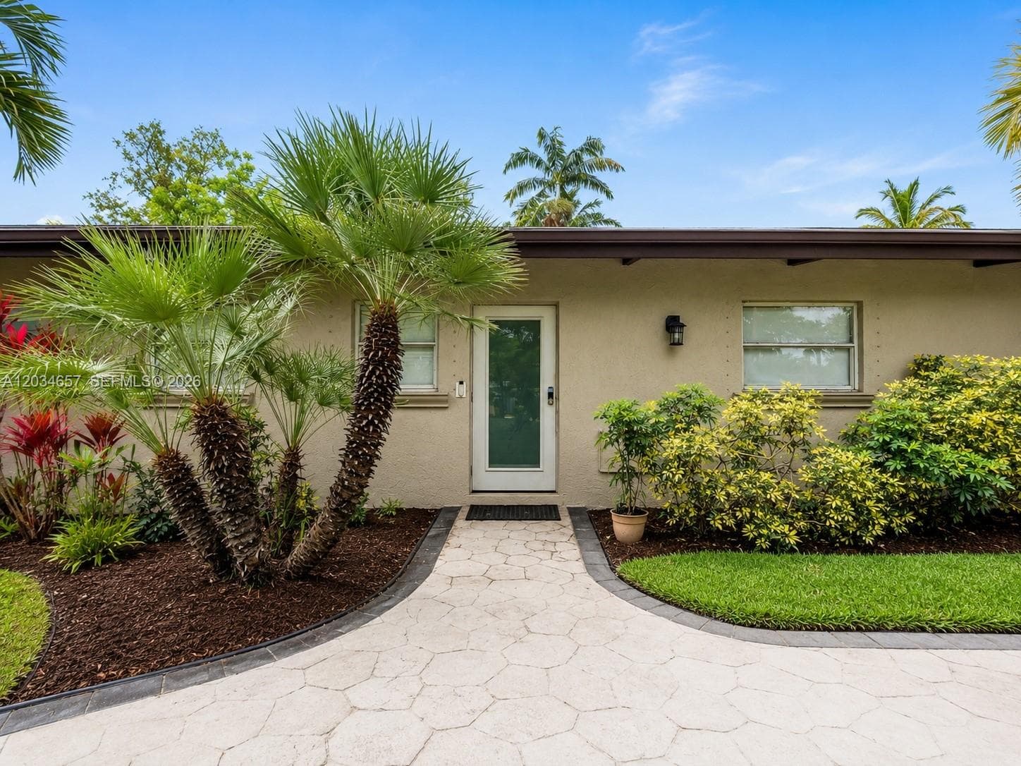 1850 Keystone Blvd, North Miami FL 33181 photo 2