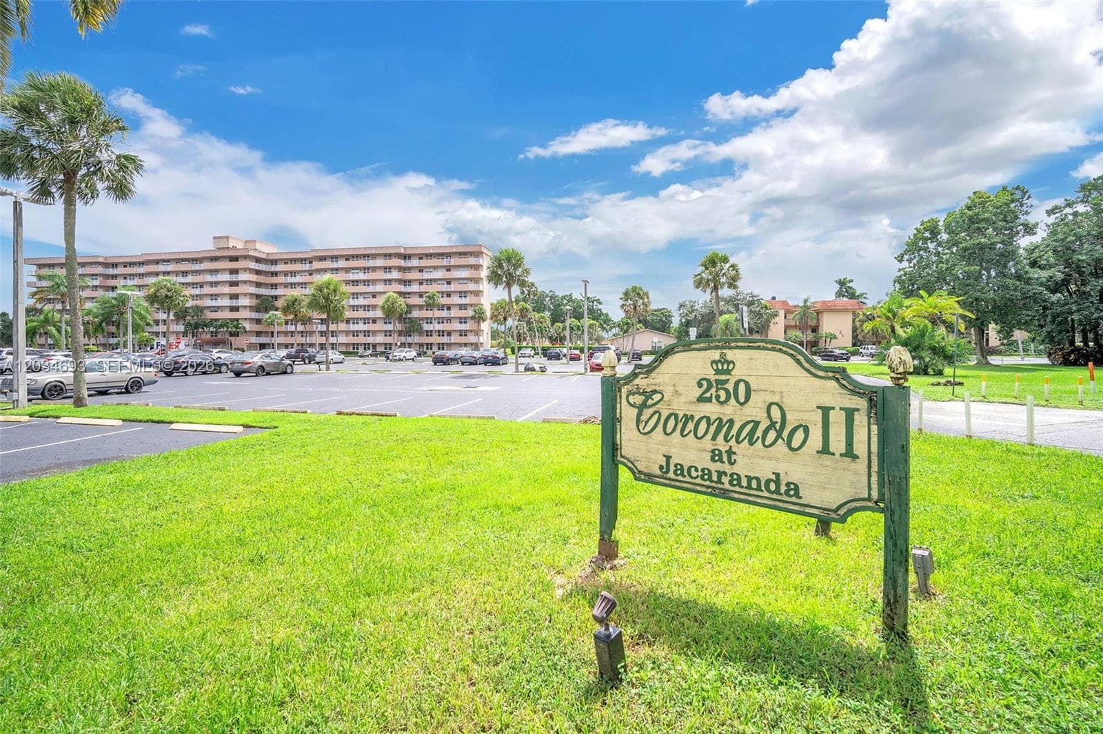 250 Jacaranda Dr # 704, Plantation FL 33324 photo 2