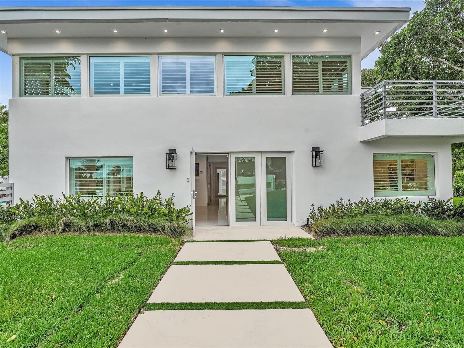 1903 Bay Drive, Pompano Beach FL 33062 photo 2