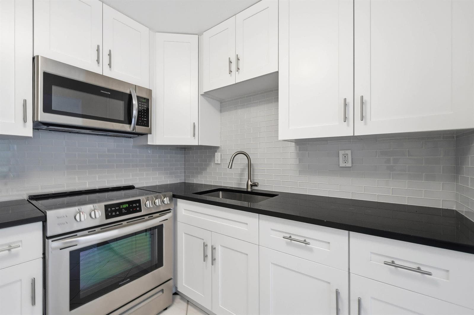 249 Burgundy F, Delray Beach FL 33484 photo 4