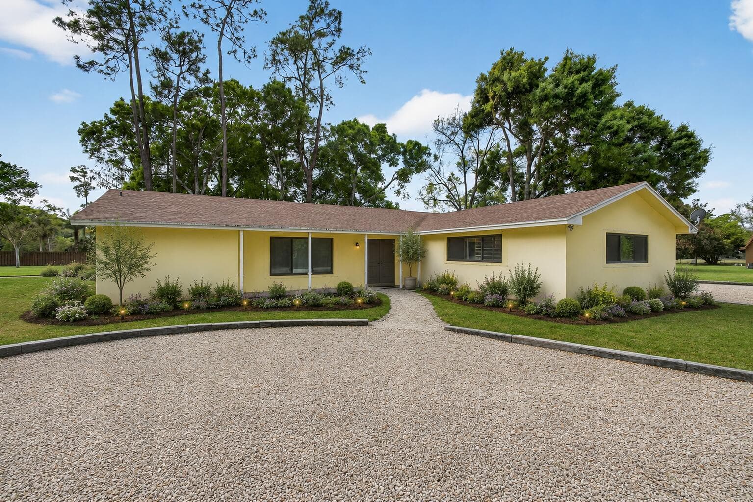 749 W Rambling Drive, Wellington FL 33414 photo 2