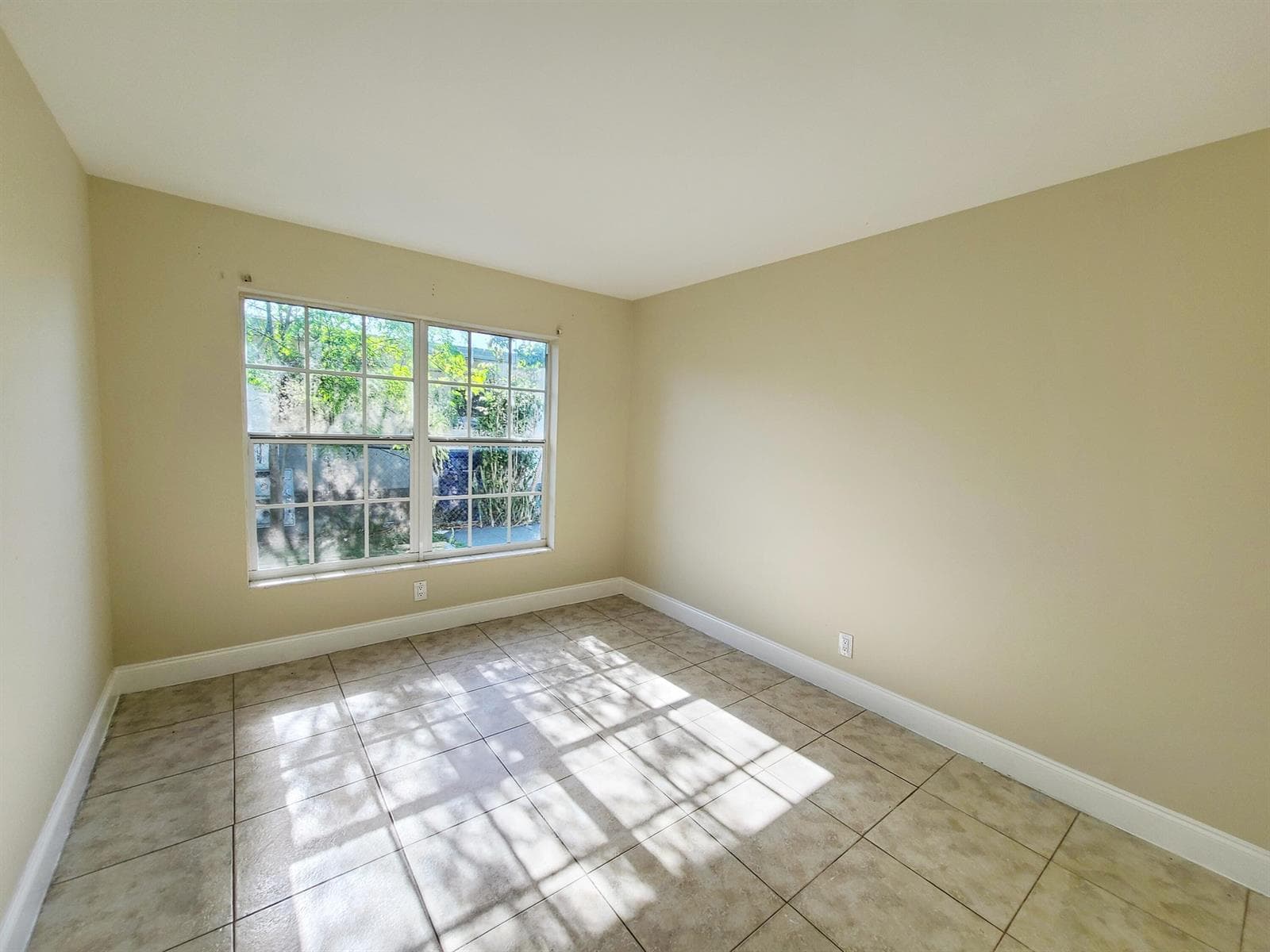 420 Blue Heron Boulevard # 2, West Palm Beach FL 33404 photo 2
