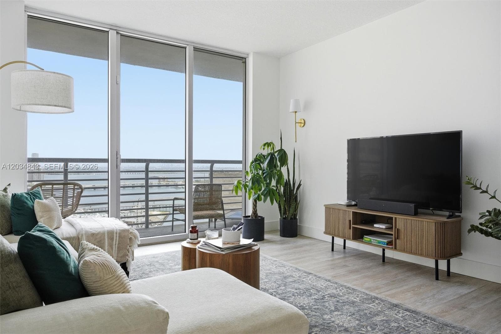 325 S Biscayne Blvd # 4022, Miami FL 33131 photo 3