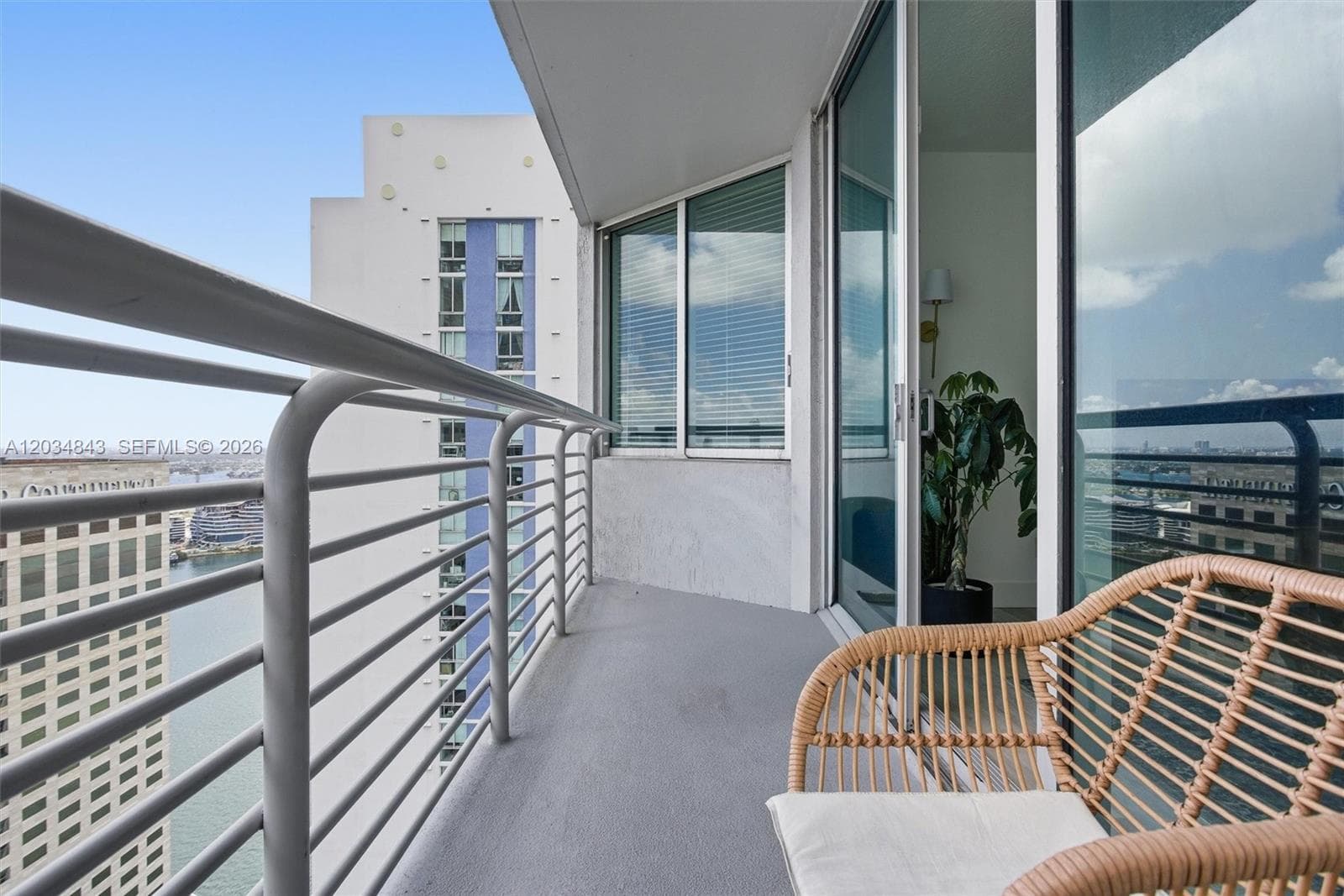 325 S Biscayne Blvd # 4022, Miami FL 33131 photo 5