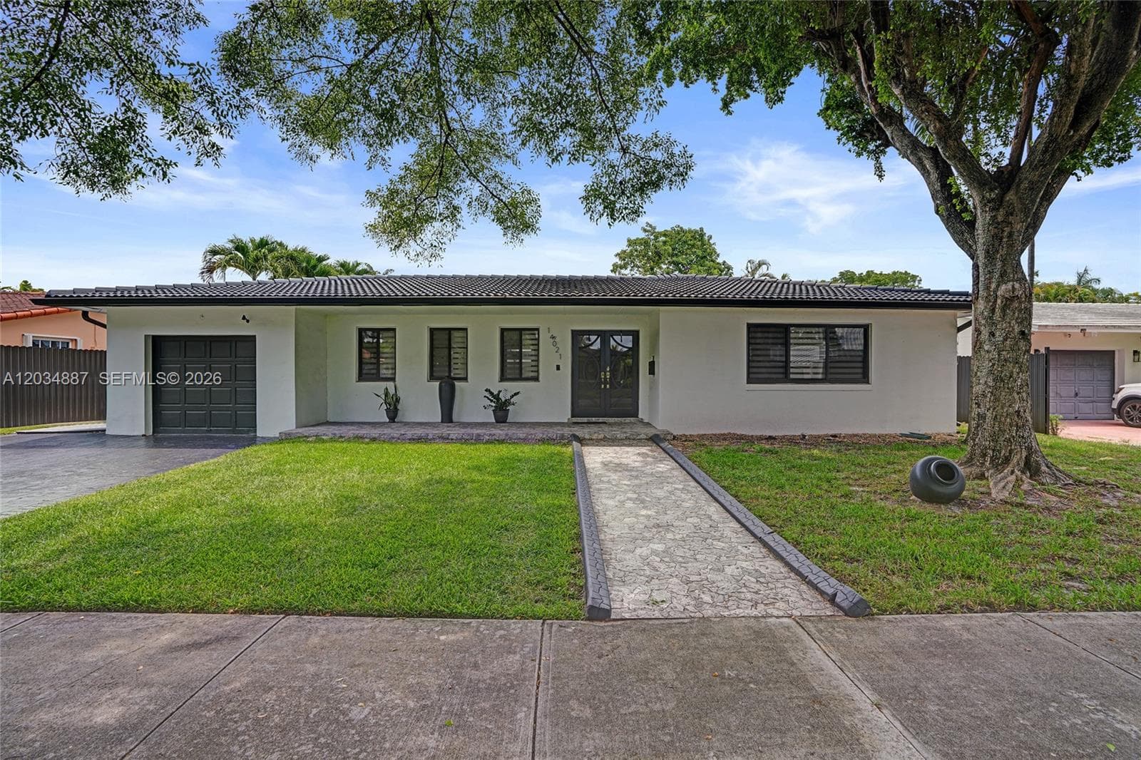 14021 Cypress Ct, Miami Lakes FL 33014 photo 3