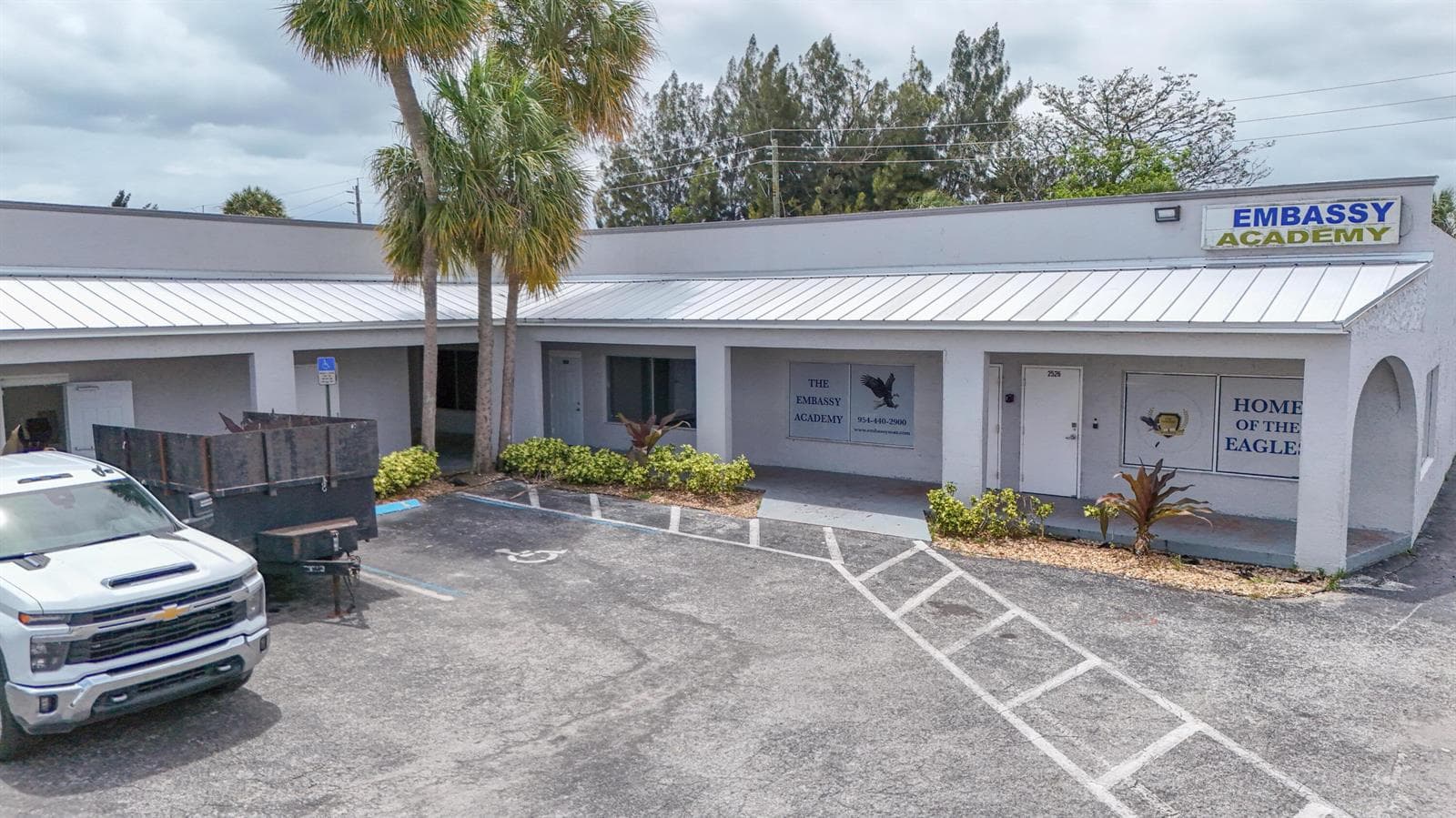 2450 W Oakland Park Boulevard, Oakland Park FL 33311 photo 2