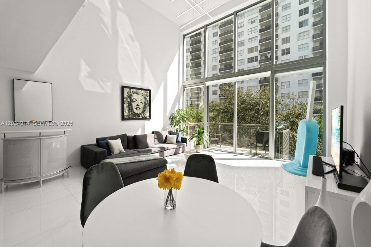 6000 Collins Ave # 517, Miami Beach FL 33140 photo 3