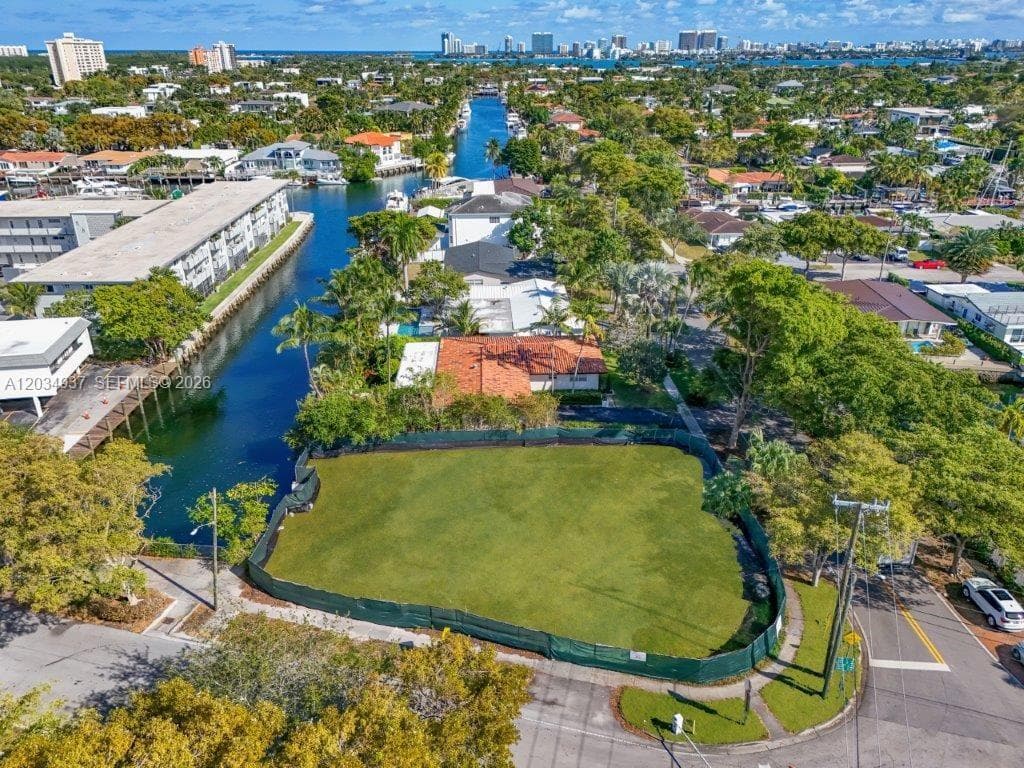 1805 Ixora Rd, North Miami FL 33181 photo 2
