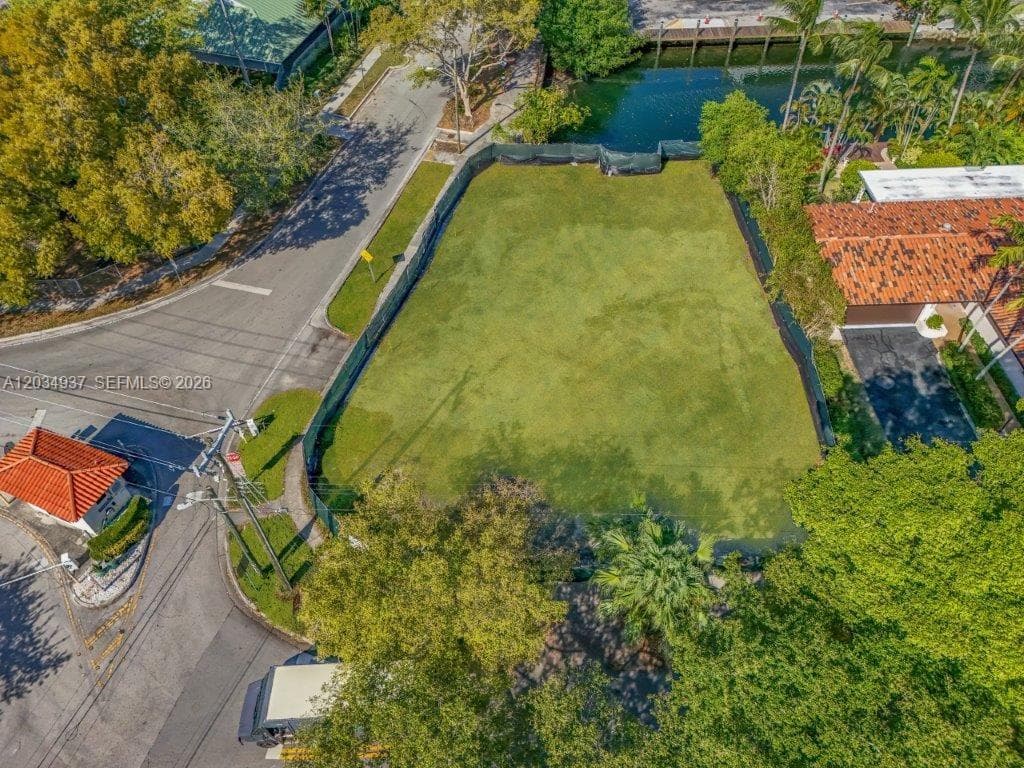 1805 Ixora Rd, North Miami FL 33181 photo 4
