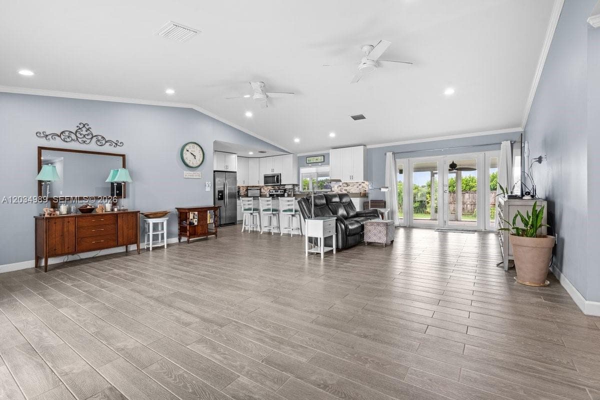 20572 SW 317th St, Homestead FL 33030 photo 2