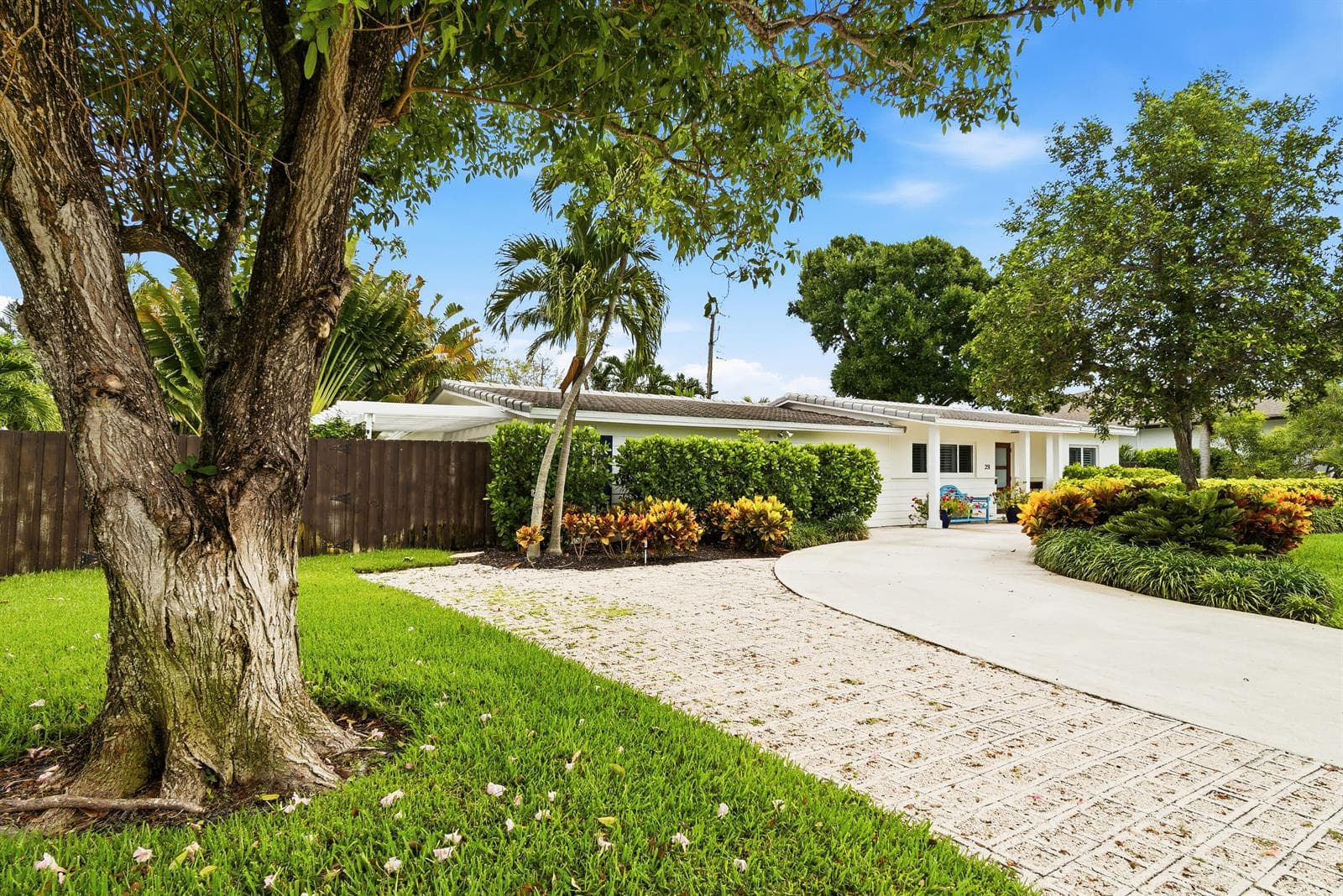 251 Gregory Place, West Palm Beach FL 33405 photo 2