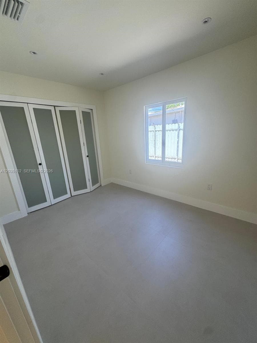 841 NE 4th Pl, Hialeah FL 33010 photo 4