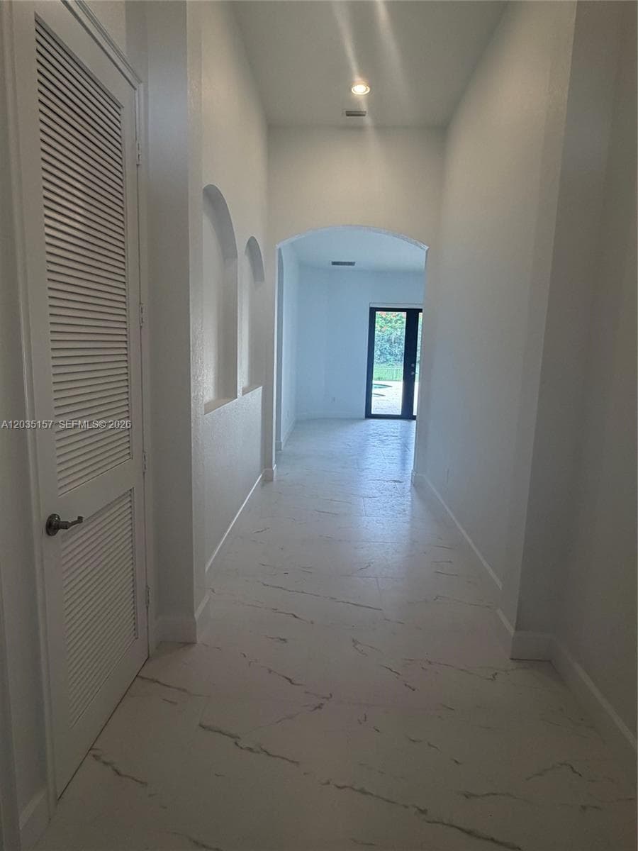 8711 NW 41st St, Cooper City FL 33024 photo 3