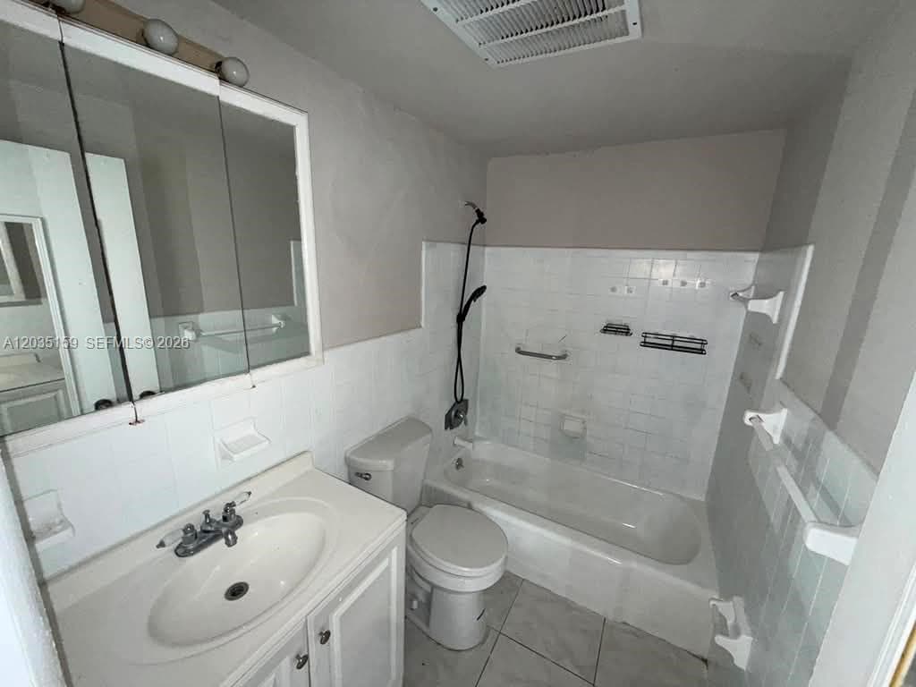 2917 Plunkett St # 15C, Hollywood FL 33020 photo 5