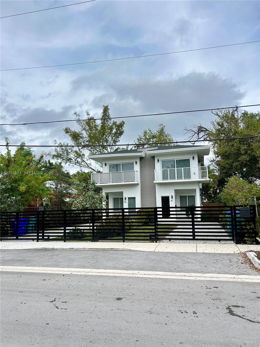 37 NW 70th St, Miami FL 33150 photo 5