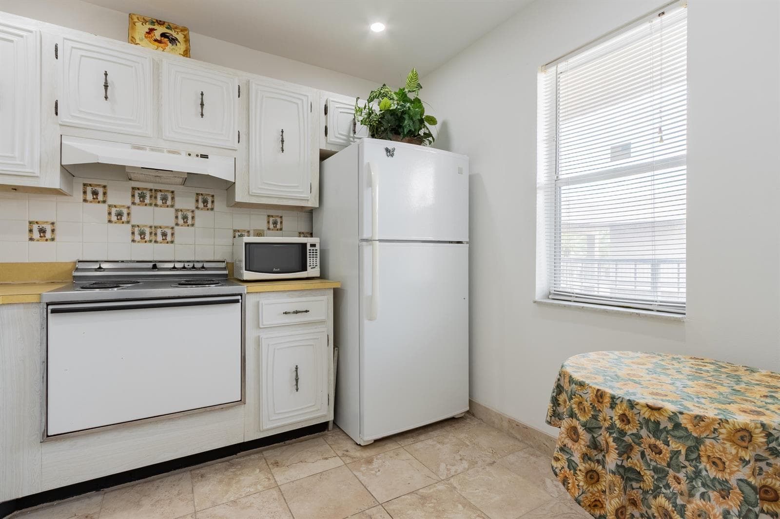 2811 Somerset Drive # 412, Lauderdale Lakes FL 33311 photo 3