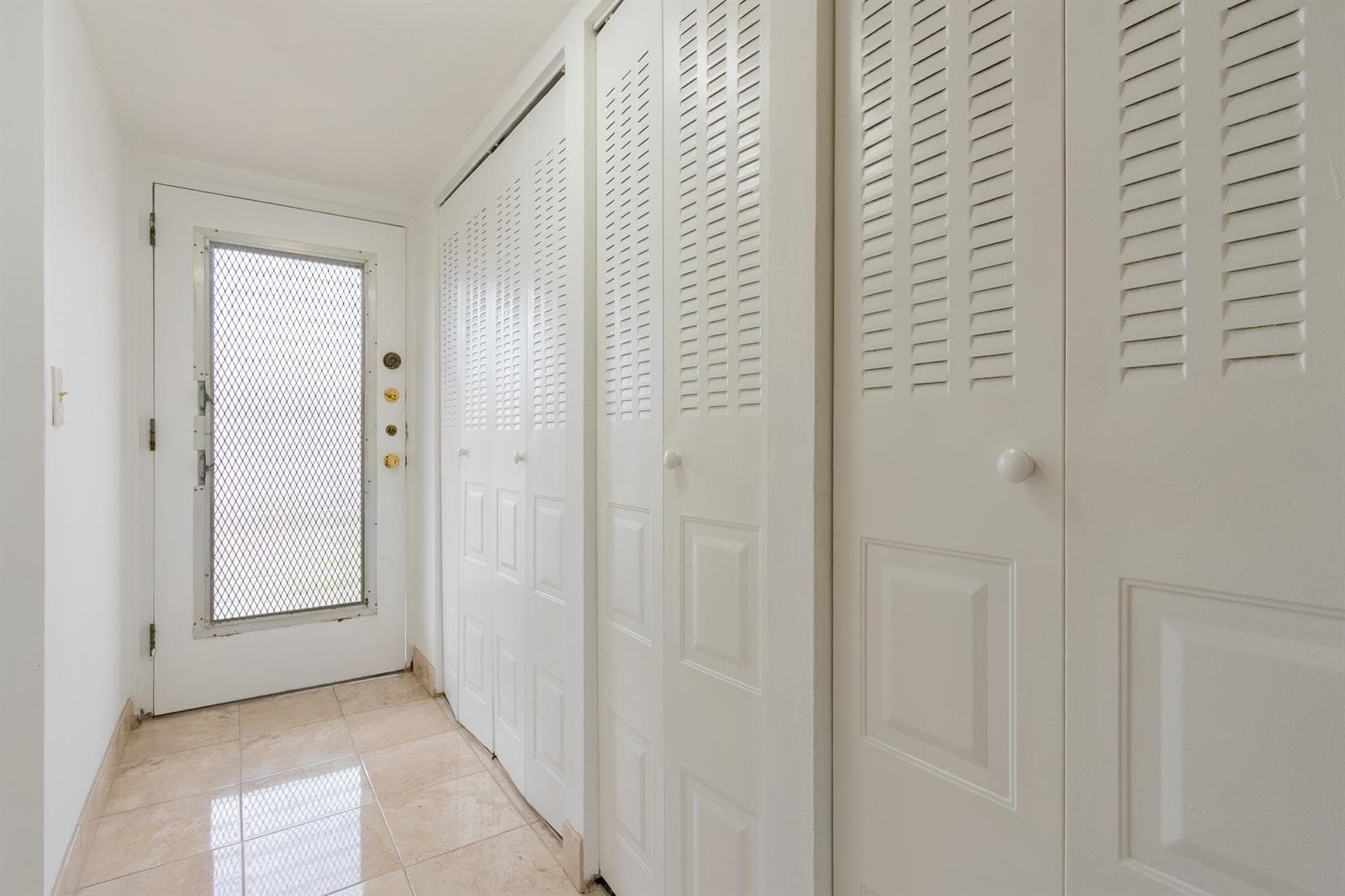 2811 Somerset Drive # 412, Lauderdale Lakes FL 33311 photo 4