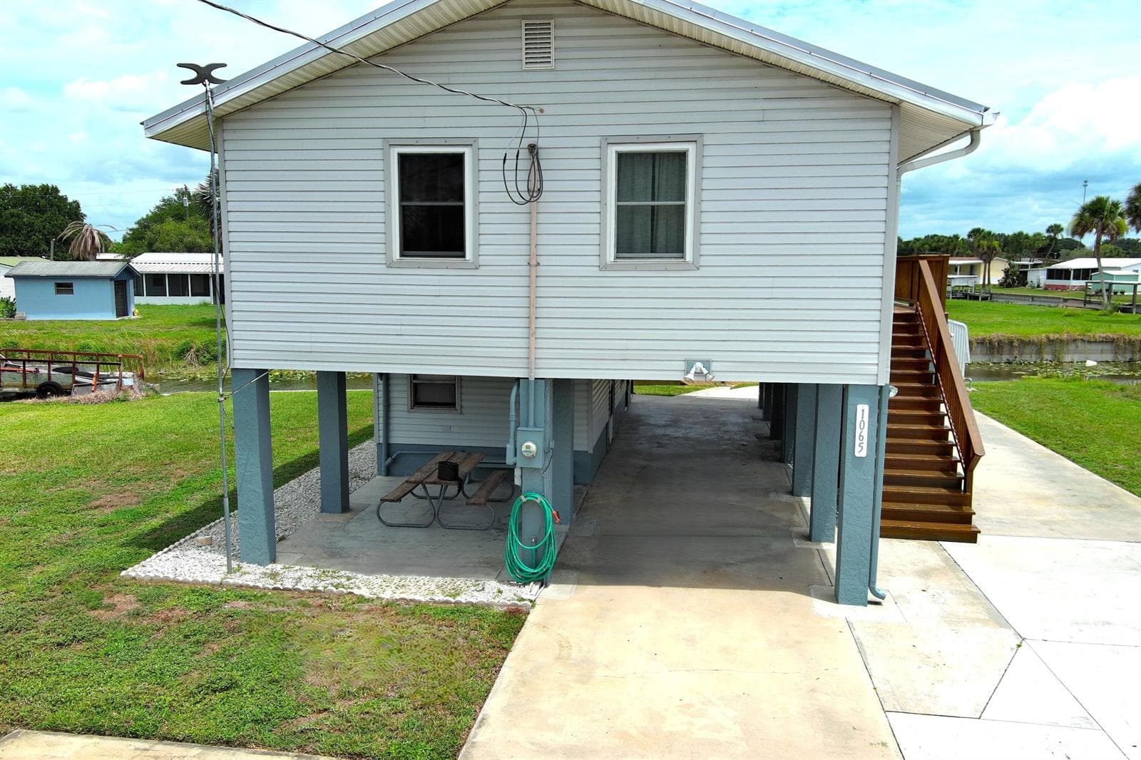 1065 Peach Lane, Okeechobee FL 34974 photo 2