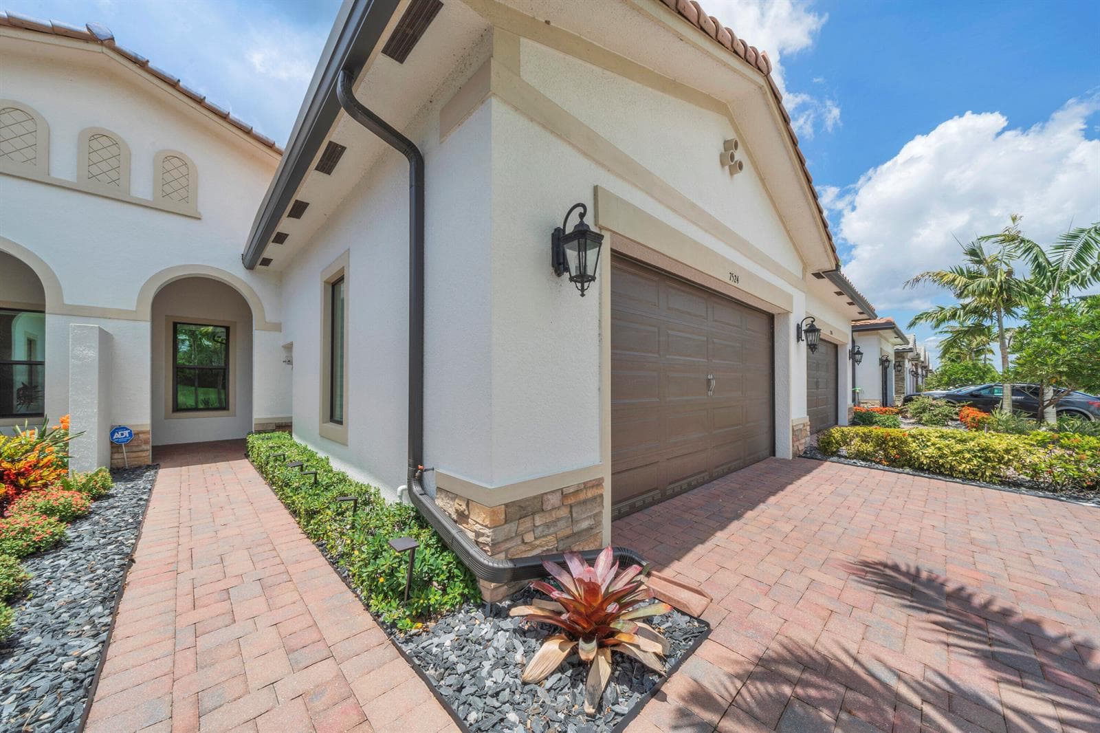 7524 N Blue Spring Drive, Parkland FL 33067 photo 5