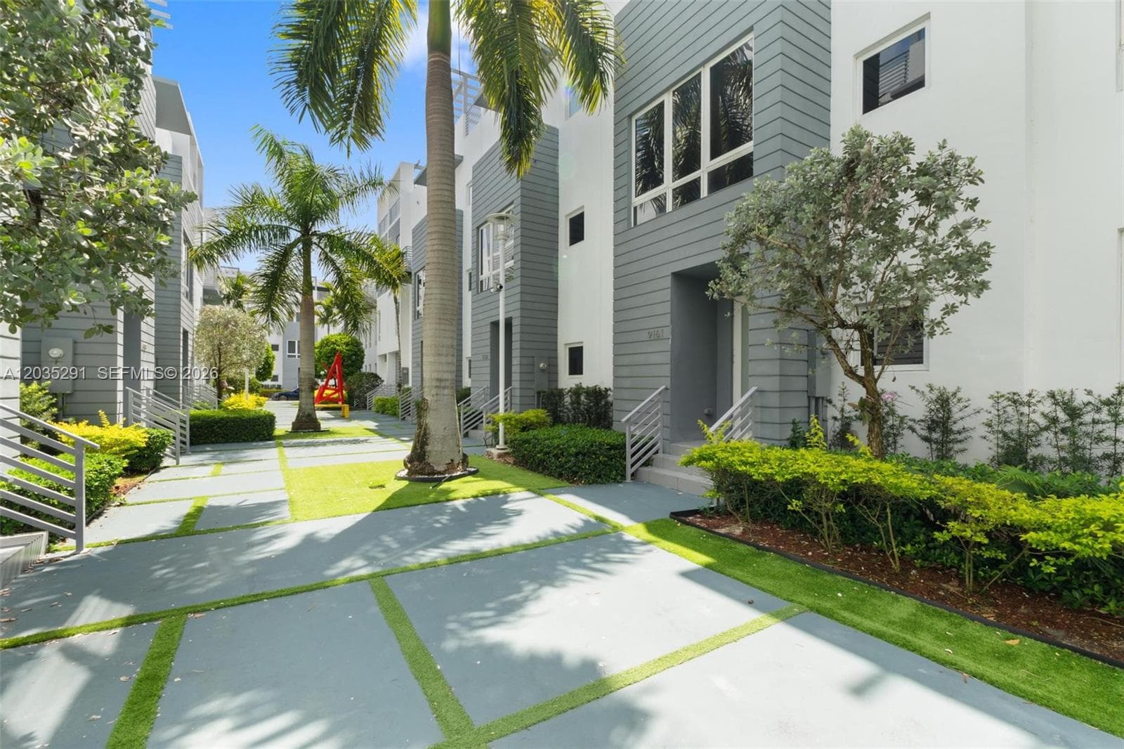 9161 NW 33rd St, Doral FL 33172 photo 2