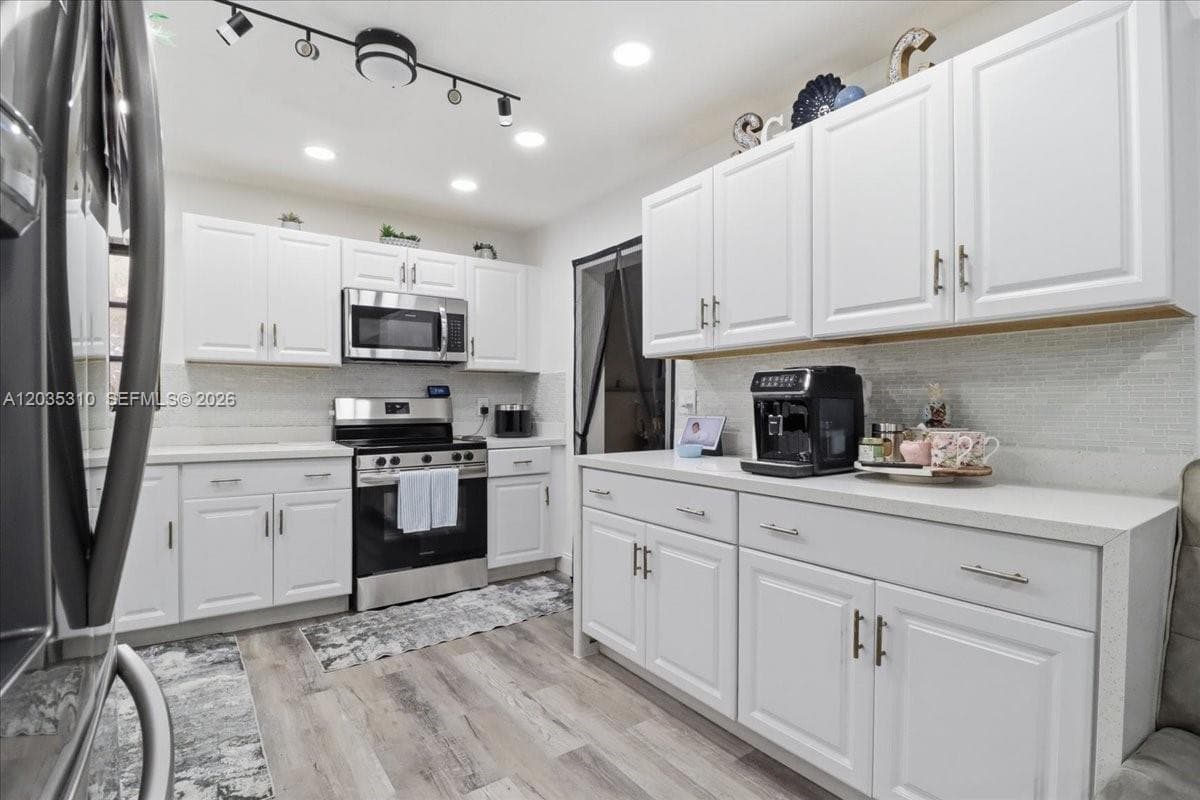 7551 Polk St, Hollywood, FL 33024 photo 3