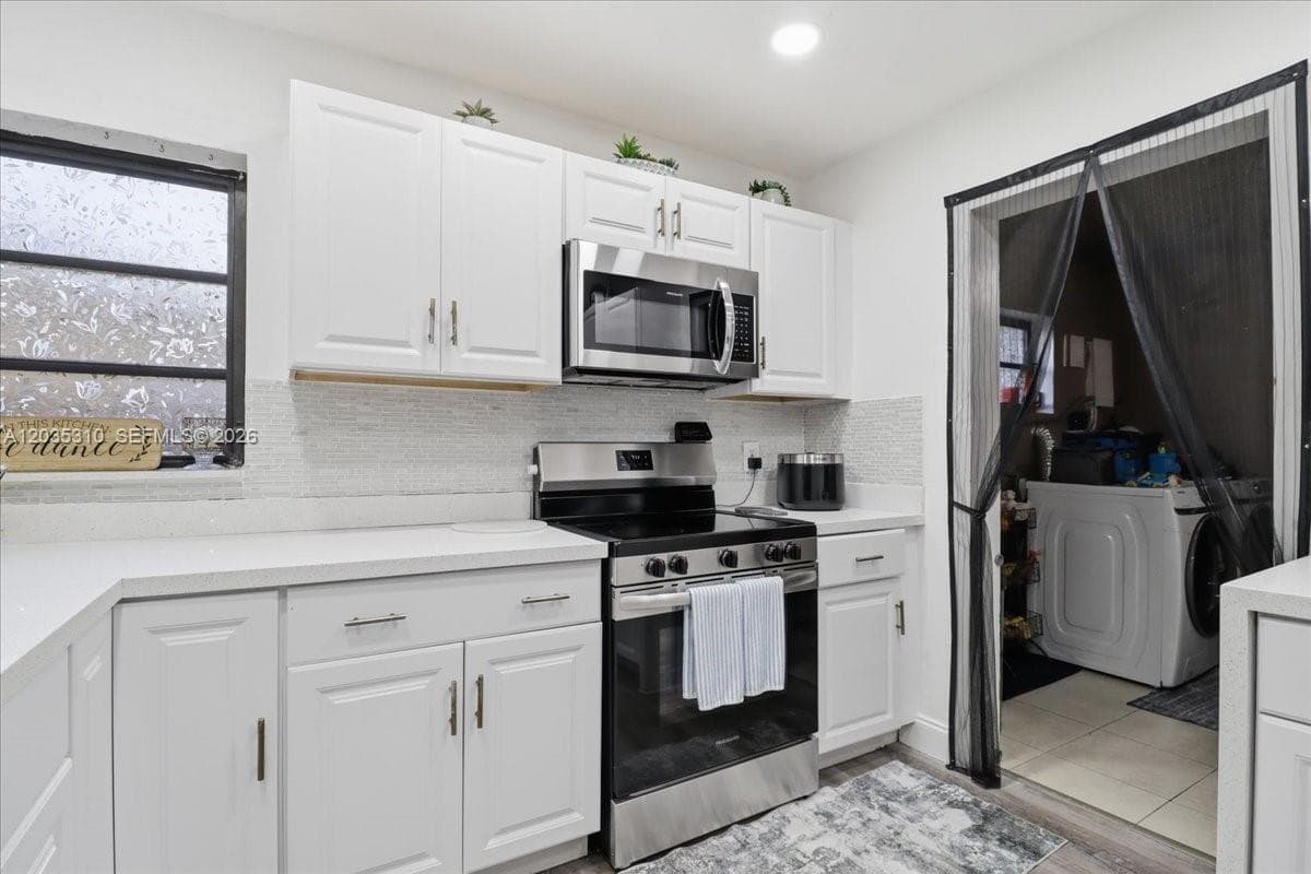 7551 Polk St, Hollywood, FL 33024 photo 5