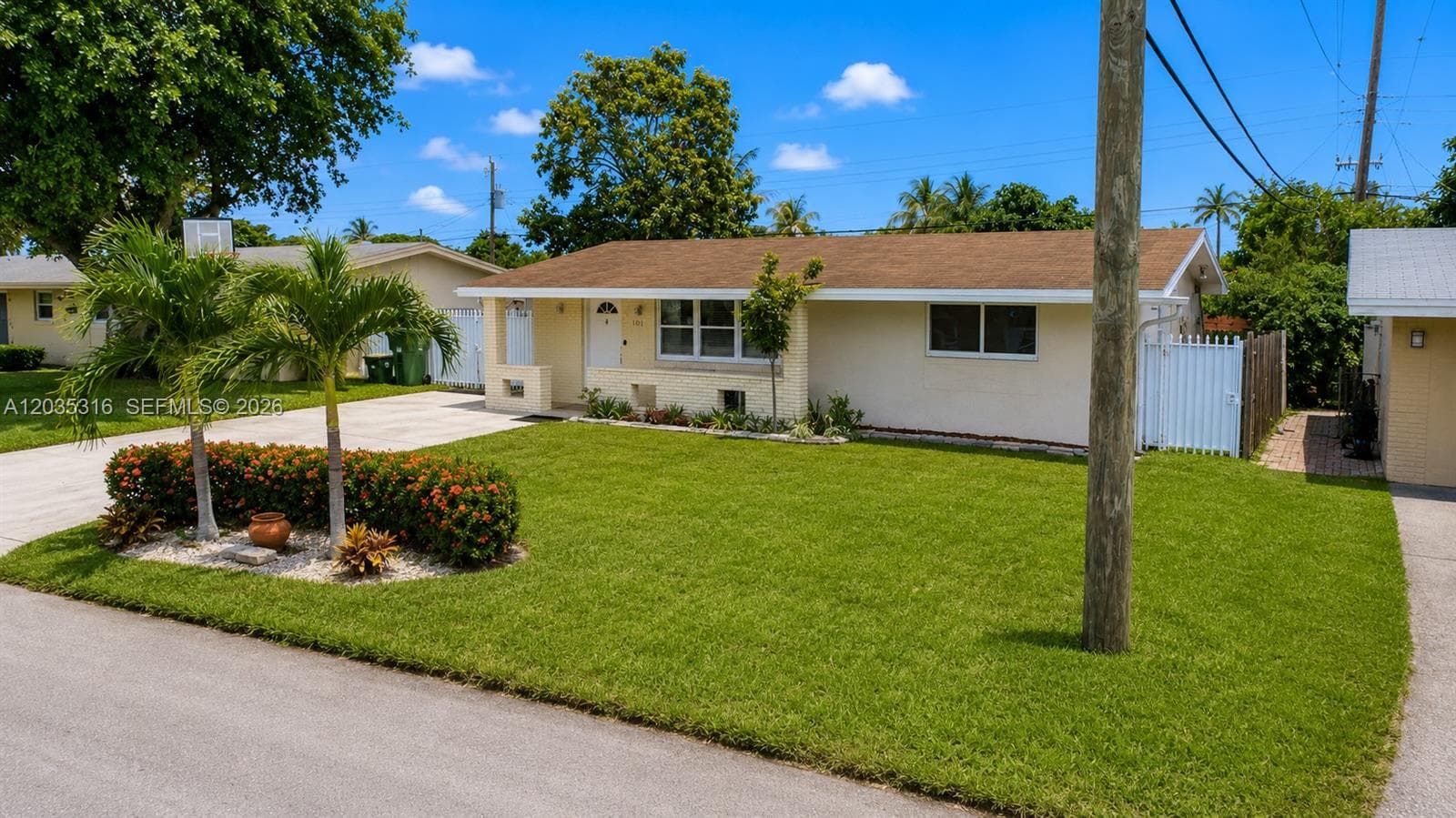 7611 NW 15th Ct, Pembroke Pines FL 33024 photo 3
