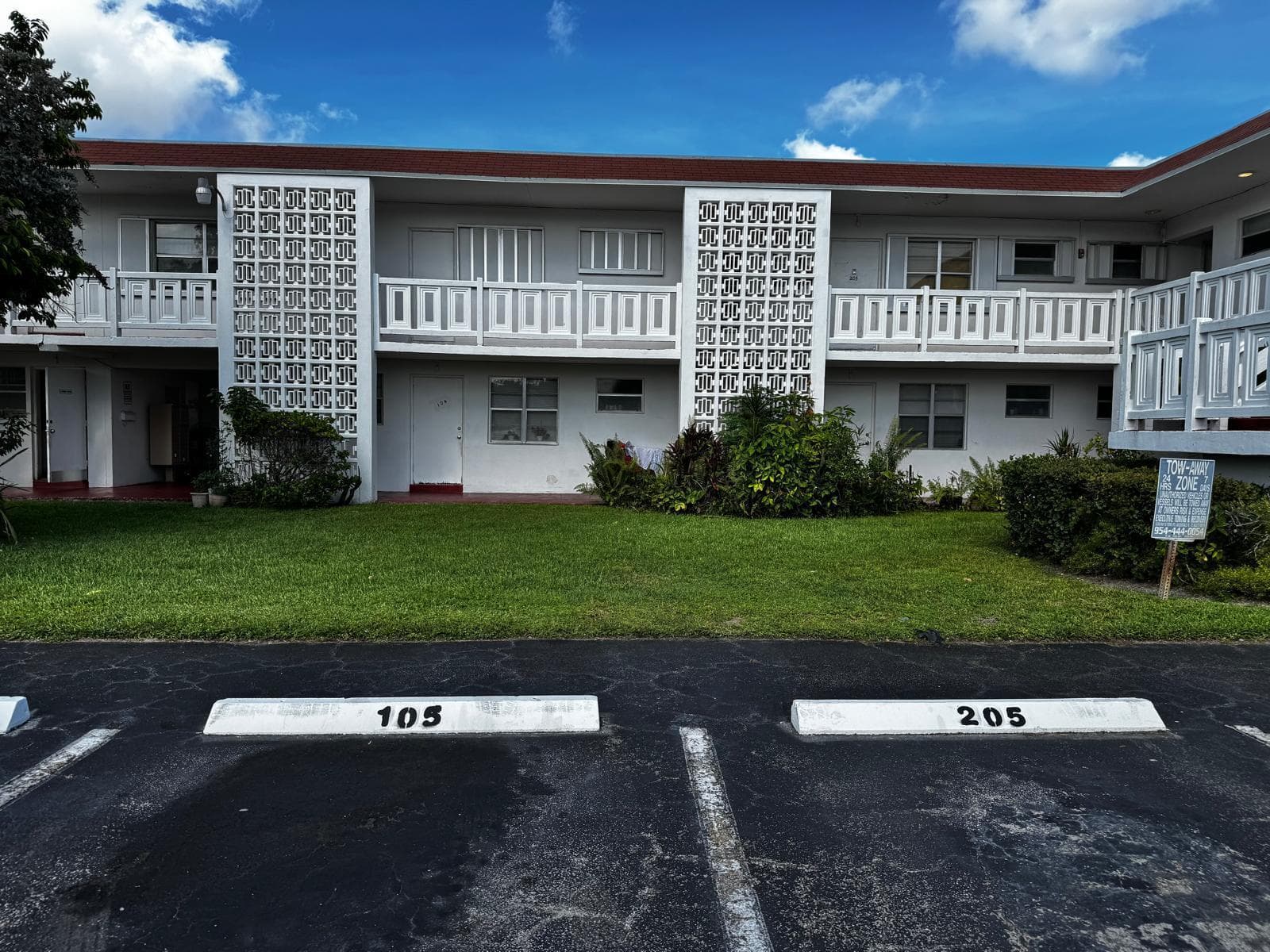 1320 NW 43 Terrace Unit 106, Lauderhill FL 33313 photo 2