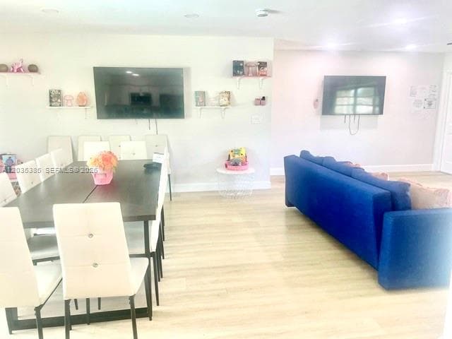 614 S Crescent Dr, Hollywood FL 33021 photo 4