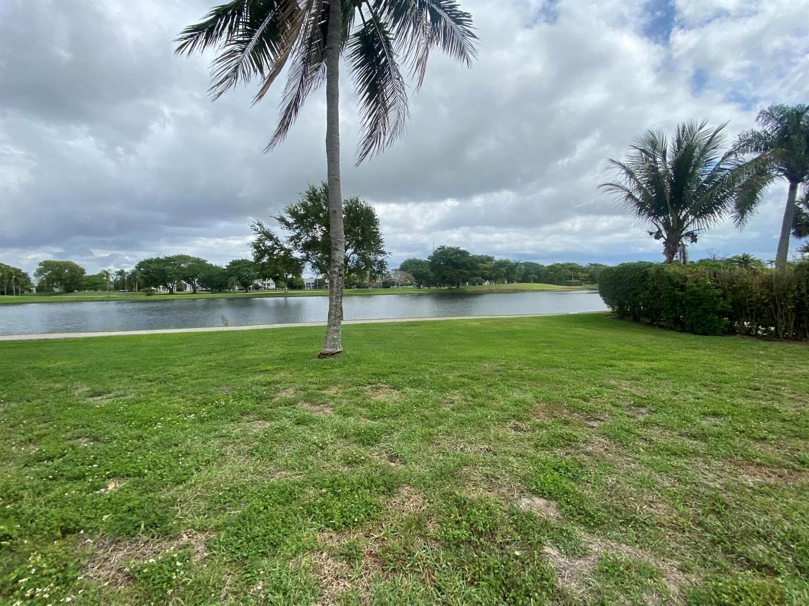 62 Willow Circle, Boynton Beach FL 33436 photo 2