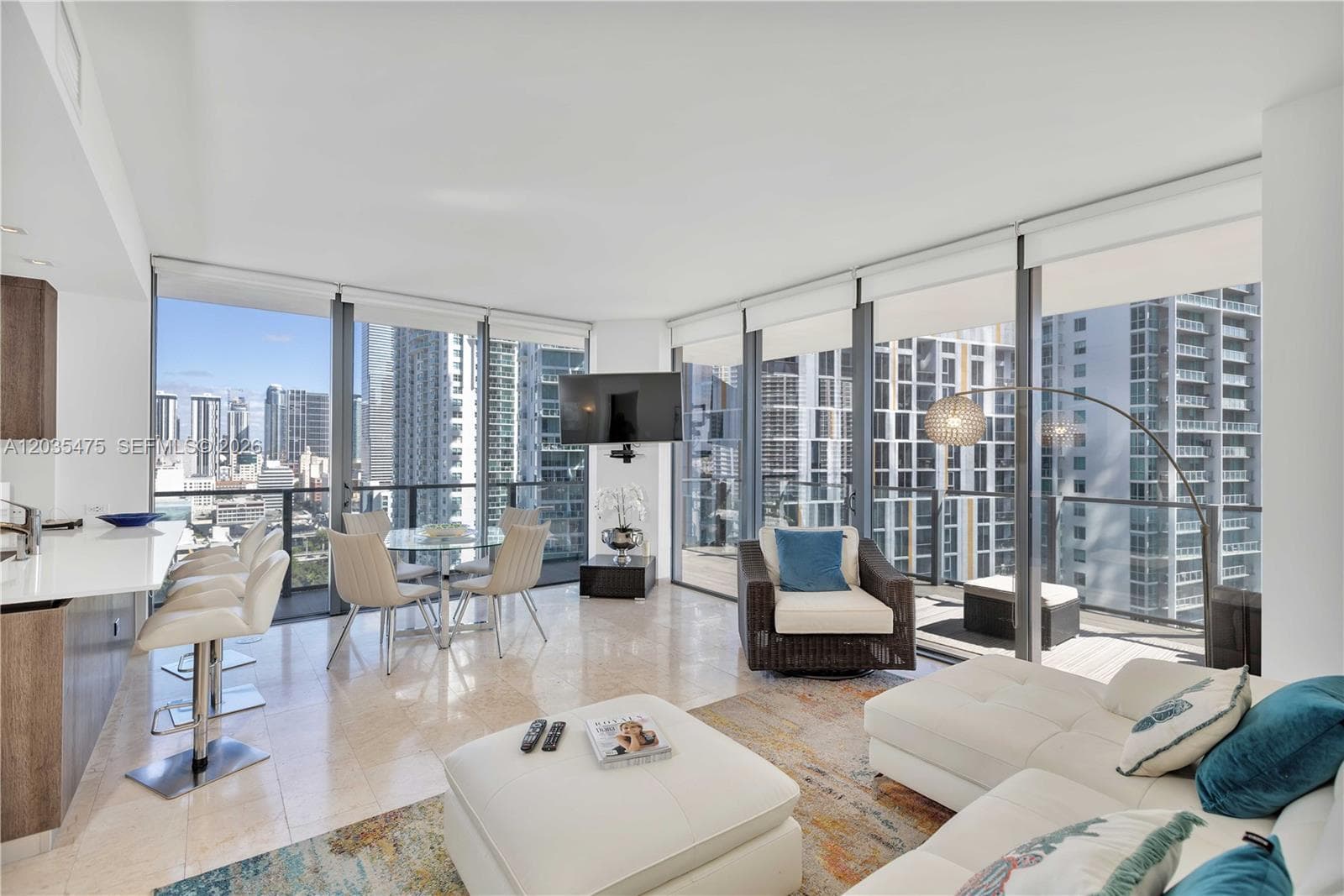 68 SE 6th St # 1611, Miami FL 33131 photo 2