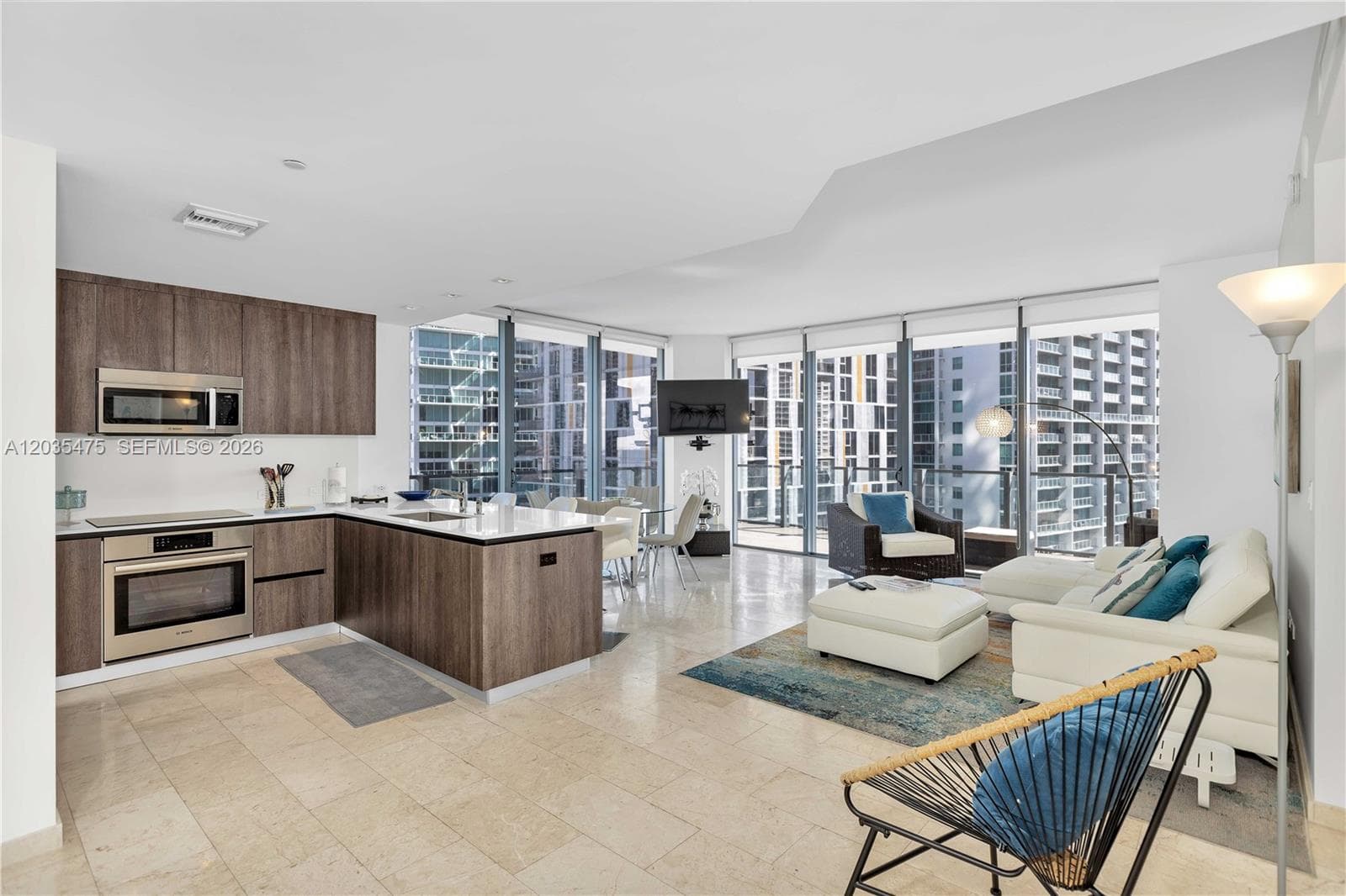 68 SE 6th St # 1611, Miami FL 33131 photo 3